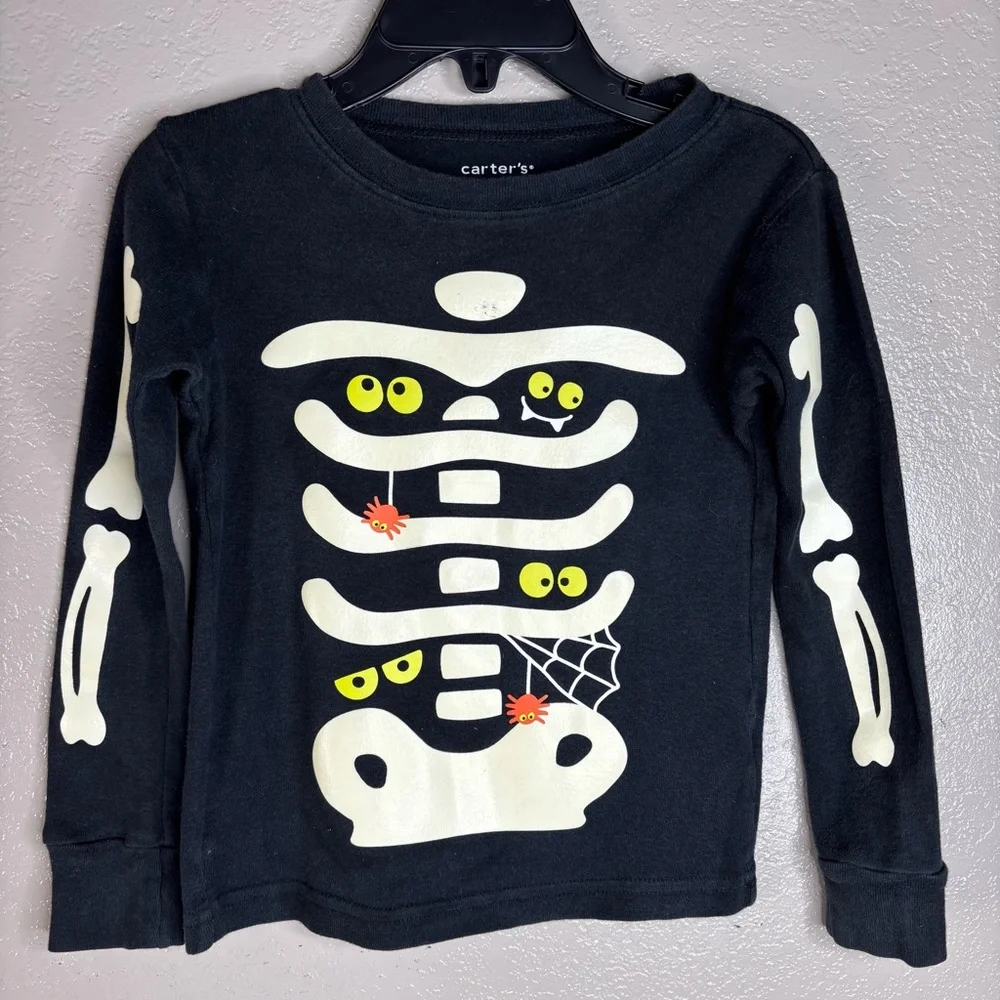 Carters Toddler Boy Halloween Skeleton Glow in Dark P.J.’s long sleeve 3-6 month